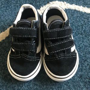 Vans Toddler Black/White Old Skool Sneakers 5